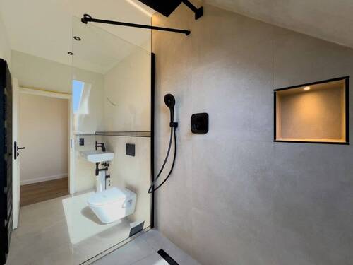 AP469-Badezimmer-55 - 4 Zimmer Etagenwohnung in Solingen