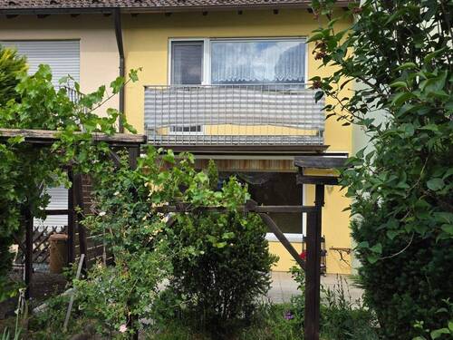 Außenansicht hinten - 4 Zimmer Einfamilienhaus zum Kaufen in Schwabach