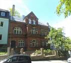 Frontansicht - Kreuzbergviertel: Teilsaniertes Jugendstil-Mehrfamilienhaus mit weiterem Fertigstellungsbedarf und Baugenehmigung für große Balkone