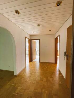 Diele - Etagenwohnung mit 73,40 m&sup2; in Essen zur Miete