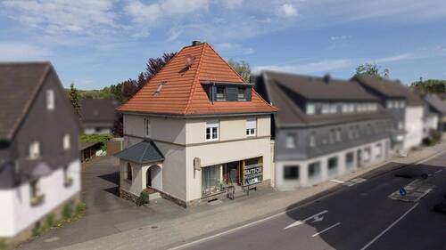 Außenansicht - 6 Zimmer Mehrfamilienhaus, Wohnhaus zum Kaufen in Waldbröl