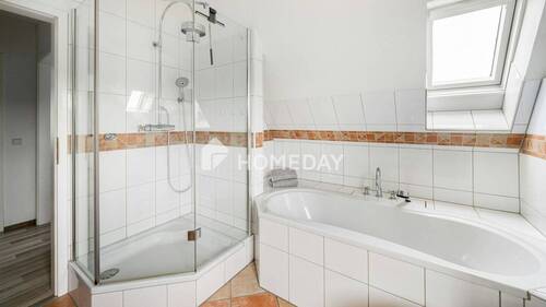 1. OG Badezimmer 1 - 