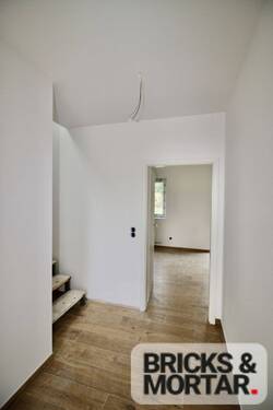 Flur - 5 Zimmer Einfamilienhaus zum Kaufen in Coswig