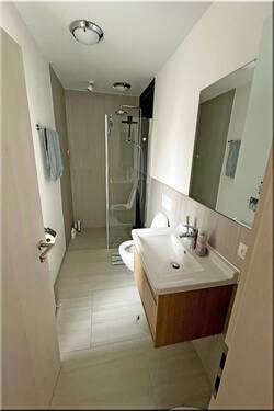 Usingen Michelbach Hubertusstraße 42 10 Bad 1.jpg - 