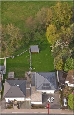 Usingen Michelbach Hubertusstraße 42 02 Ansicht v - 