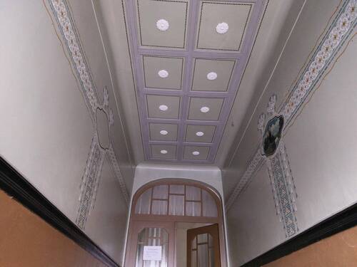 Treppenhaus mit Details - Etagenwohnung mit 32,40 m² in Zwickau zum Kaufen