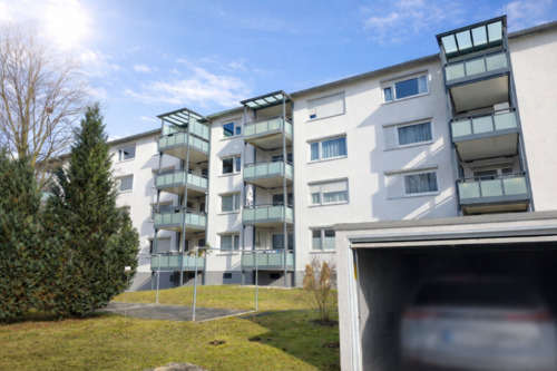 Außenansicht Rückseite Gebäude - 4 Zimmer Etagenwohnung in Kirchheim