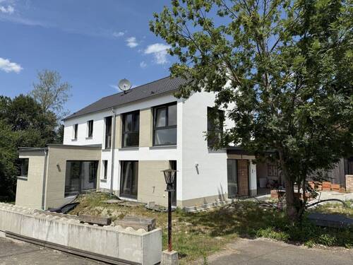 einfamilienhaus-vorne.jpg - Neuwertiges Einfamilienhaus in sehr ruhiger Lage