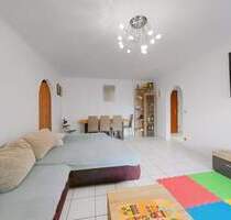 Attraktive 3-Zimmer-Wohnung, 85 m², inkl. Einbauküche, Balkon und Tiefgaragenstellplatz - Frankfurt Eckenheim