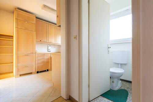 Erdgeschoss - separates Gäste WC - 