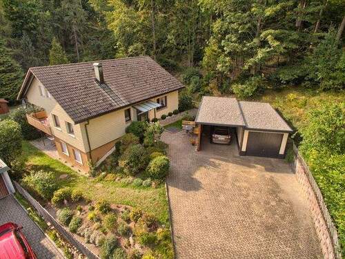 Ansicht Front - Leben wo andere Urlaub machen: Haus mit viel Platz in traumhafter Lage.