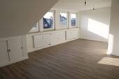 Blick ins Wohnzimmer - 3 Zimmer Etagenwohnung zur Miete in Bremen