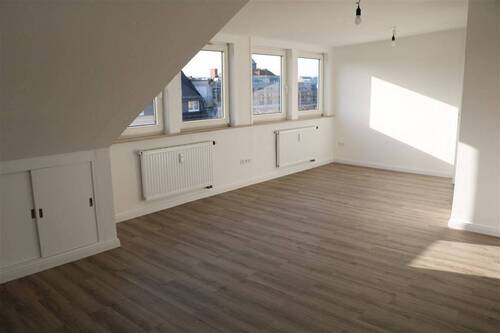 Blick ins Wohnzimmer - 3 Zimmer Etagenwohnung zur Miete in Bremen