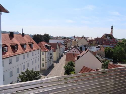 Aussicht - Wohnen im Konrad Park: 2-Zi.-Whg, Balkon, nur 1 km von der Altstadt u. im MVV-Bereich, TG-Stellplatz