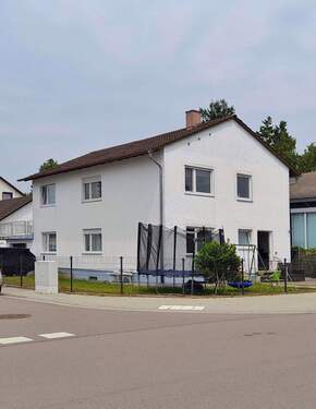 1b - Vielseitiges, modernisiertes Zweifamilienhaus mit großem Potenzial in zentraler Lage