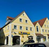 Hochinteressante Immobilie - ehemalige Arztpraxis in Bestlage direkt am Marktplatz! - Stamsried