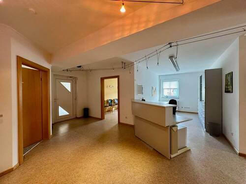 1 Empfang - 5 Zimmer Büro in Stamsried