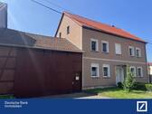 Frontansicht - Zweifamilienhaus mit großzügigem Grundstück und moderner Technik