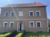 Hausfront - 8 Zimmer Mehrfamilienhaus, Wohnhaus in Urleben