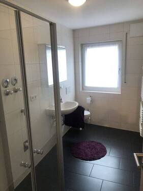 Gepflegtes Tageslichtbad mit Fenster - Etagenwohnung mit 62,00 m&sup2; in Schwandorf zur Miete