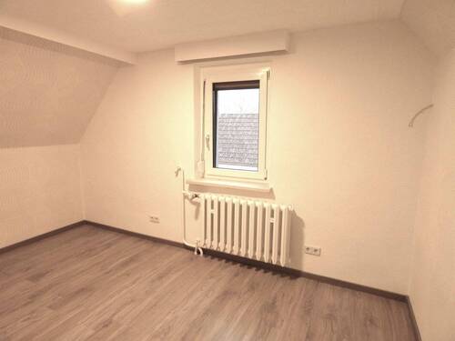 Zimmer 5 im Dachgeschoss.jpg - 