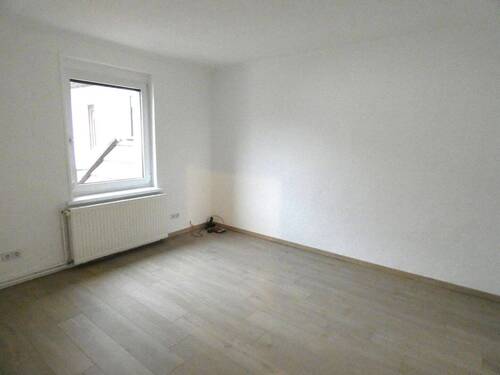 Zimmer 2.jpg - 5 Zimmer Doppelhaushälfte in Zeschdorf