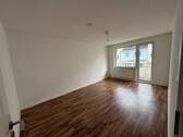 Wohnzimmer - Etagenwohnung mit 64,90 m² in Bremen zum Kaufen