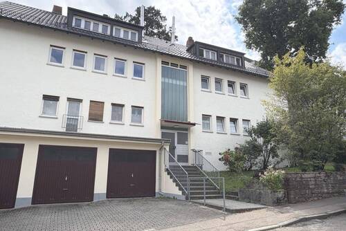 Hausansicht - Freie 3-Zimmer-DG-Wohnung - 250.000,00&nbsp;EUR Kaufpreis, ca.&nbsp; 63,90&nbsp;m&sup2;&nbsp;Wohnfl&auml;che