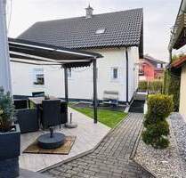 Familienhaus in gewachsener Lage - komfortabel mit Carport - Schöllnach