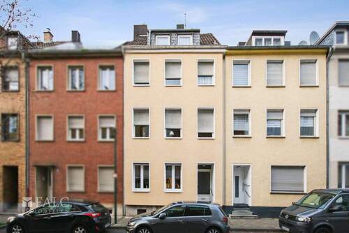 Frontansicht - 8 Zimmer Mehrfamilienhaus, Wohnhaus zum Kaufen in Düren