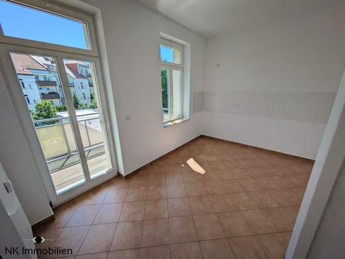 Küche mit Balkonzugang - 