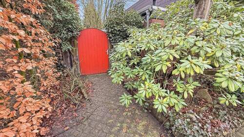 Eingang zum Garten von Außen - 