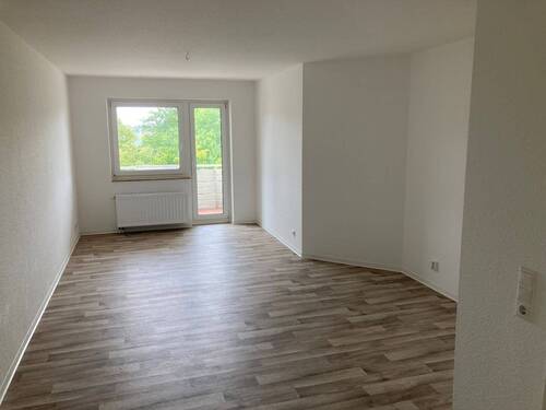 Wohnzimmer - Etagenwohnung mit 62,60 m² in Neubrandenburg zur Miete