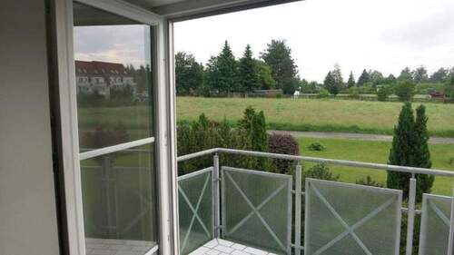 Balkonblick - 2 Zimmer Etagenwohnung zur Miete in Bad Klosterlausnitz (Weißenborn)