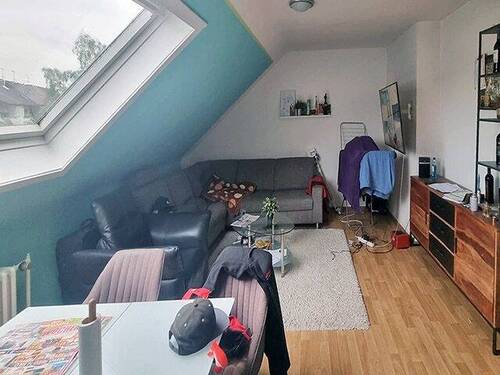 geräumiger Wohnraum - 1 Zimmer Etagenwohnung zur Miete in Solingen