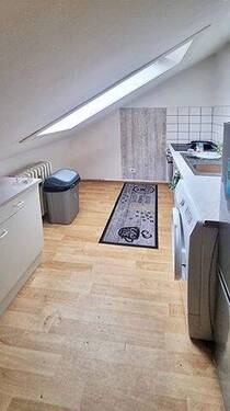 Blick in die Küche - 1 Zimmer Etagenwohnung in Solingen