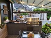 Outdoorkitchen Terrasse zu - 8 Zimmer Einfamilienhaus in Hamburg