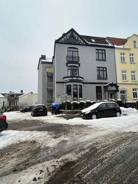 Hausansicht - Gemütliche 2-Zimmer-Dachgeschosswohnung