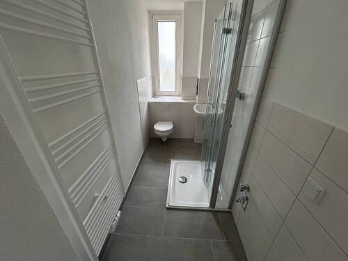 Badezimmer - 4 Zimmer Etagenwohnung in Magdeburg