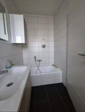 Gäste WC m. Badewanne - 