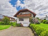 Außenansicht 1 - Familienfreundliches Einfamilienhaus mit tollem Garten in Dutenhofen