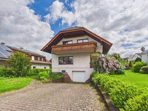 Außenansicht 1 - Familienfreundliches Einfamilienhaus mit tollem Garten in Dutenhofen