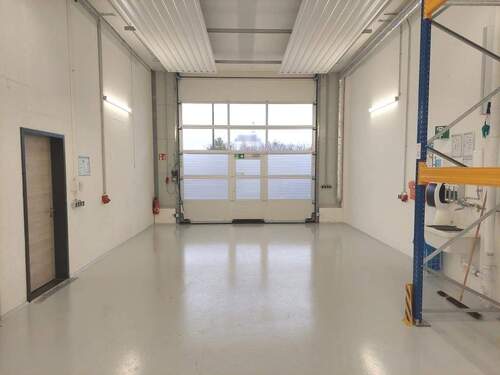 Beispielbild Halle - Hochmoderne Hallenfläche mit Bürofläche in Top-Lage - HR 4041 W7
