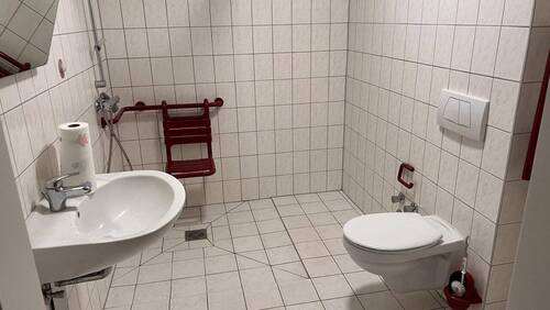 Bad (typisch) einer freien Wohnung - 