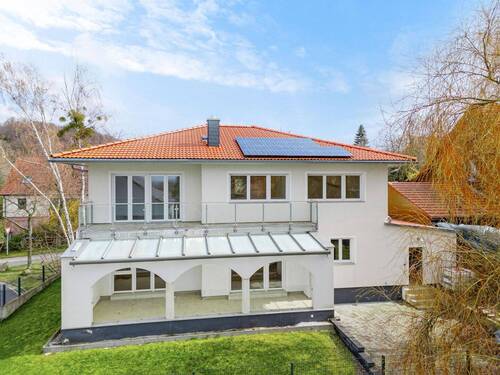 Rückansicht - Einfamilienhaus mit 240,00 m&sup2; in Dresden zum Kaufen