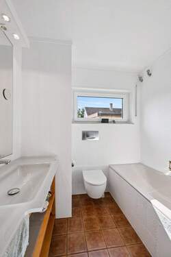 Tageslichtbad - Reihenendhaus mit 107,90 m² in Ludwigsburg / Poppenweiler zum Kaufen