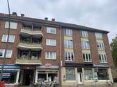 Hausansicht - Vielseitiges Ladenlokal mit Wohnung & Lager!