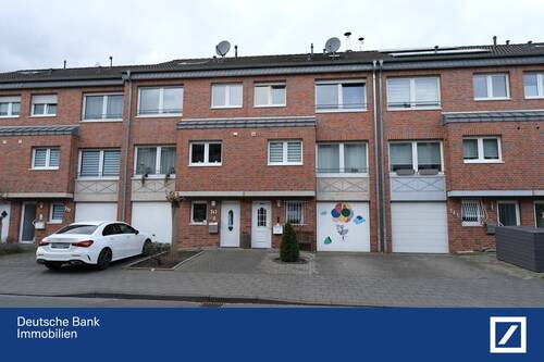 Frontansicht - Split- Level- Reihenmittelhaus mit Garten und Garage in MG- Lürrip! Ab 01.09.2025 bezugs