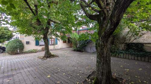 Garten / Hof - Mehrfamilienhaus, Wohnhaus mit 163,00 m² in Hallerndorf zum Kaufen