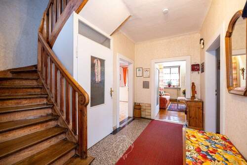 Eingangsbereich EG - Mehrfamilienhaus, Wohnhaus mit 212,00 m² in Volkach zum Kaufen